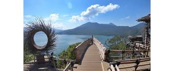 Wanagiri Hidden Hills adalah salah satu destinasi wisata yang baru muncul di Bali, menawarkan keindahan alam yang memukau dan pengalaman yang tak terlupakan bagi pengunjung